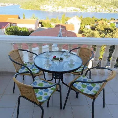 Apartmán With A Parking Space - 11679 Rogoznica (Sibenik-Knin)