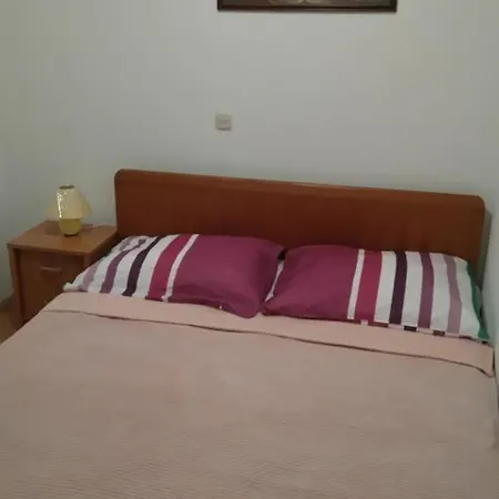 With A Parking Space - 11679 Rogoznica (Sibenik-Knin)