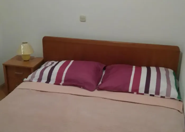 With A Parking Space - 11679